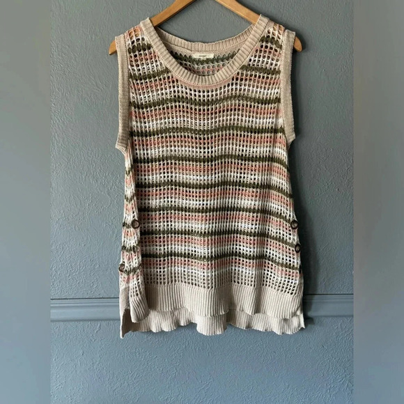 easel Tops - Easel | crochet | sleeveless | vest | striped | oversized | small